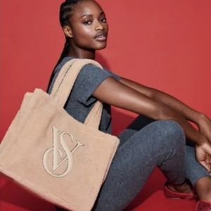 Victoria's Secret warm Brown Cozy-Plush Sherpa Tote Bag Snap Closure NWT